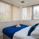 Spacious Two-Bedroom Apartment - Parking, 7 Mins from Station, Ideal for Business or leisure Stays By AV Hughes Properties, Милтон-Кинс (фото 4)