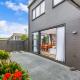 Comfy 4BR Home w Mt Wellington View Zodiak Stays, Окленд - Фото 6