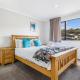 Comfy 4BR Home w Mt Wellington View Zodiak Stays, Окленд - Фото 2