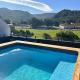 Central Town Duplex with Pool, BBQ & Mountain View Херманус - Фото 1