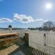 Waterfront Stylish & Charming City Retreat