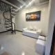 Adorable - 2B, Stunning Lounge, Manila - Photo 1