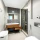 Private Room in an 3BR High Rise with Burj Khalifa and Fountain Views, Dubai - Foto 9