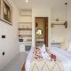 Petite 2bd Villa with Rooftop 4mins to Cemagi Beach, Cemagi (zdjęcie 10)
