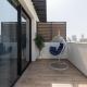 Modern 1-BR Apartment with Cozy Vibes Pool Gym, Dubai - Foto 4