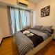 Metro Nook Cozy 2BR Unit with Balcony Facing Rockwell - Acqua Private Residences, Manila - Foto 3