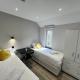 Comfy 5-Bedroom House in Reading, Shinfield