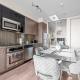 luminous 2-Bedroom Apartment with Balcony, Toronto (zdjęcie 8)