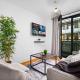 Chinatown Arcadian Apartment - Balcony Views & Private Parking - City Centre 16A