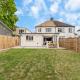 Stunning Retreat - 5-Bed House and Garden in Staines, Staines (foto 9)