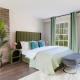 Design Haven! Big Group-Friendly 4BR City Escape in Waterloo's Coolest Corner, London - Photo 4