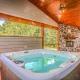 Modern Cabin with Sauna, Tub, Firepit and Views Broken Bow - Foto 2