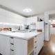 Riverside 2-Bed Apartment with Balcony & Parking, Melbourne (photo 3)