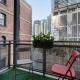 Riverside 2-Bed Apartment with Balcony & Parking, Melbourne (photo 5)
