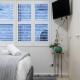 Riverside 2-Bed Apartment with Balcony & Parking, Melbourne (photo 10)