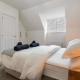 4-Bed in Coulsdon 20 min London, 20 min Gatwick, Coulsdon (photo 4)