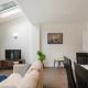 4-Bed in Coulsdon 20 min London, 20 min Gatwick, Coulsdon (photo 8)
