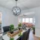 Stylish 3BR w Sunroom & Deck, Cleveland - Photo 10
