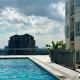 Cozy Staycation with Netflix, Pool, PS4, Board Games, Manila - Fotografie 2