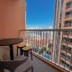 BGC Venice Condo - Balcony, Pool, Wi-Fi - Suite 16, Манила - Фото 3