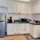 BGC Venice Condo - Balcony, Pool, Wi-Fi - Suite 16, Манила - Фото 10