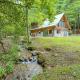 Hike, Fish and More Cozy Cabin with Patio in Murphy! - Foto 1