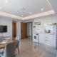 Modern Apartment with Rooftop Pool & Gym Пномпень - Фото 7
