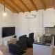 Cozy Residence in Historic Downtown Foz Do Arelho - Farm Views - Walk to Beach, Foz do Arelho