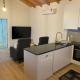 Cozy Residence in Historic Downtown Foz Do Arelho - Farm Views - Walk to Beach, Foz do Arelho (Foto 3)