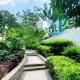 Andi and Frances Place at BGC, Manila - Fotografie 9