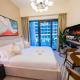 Stunning Studio with Swimming Pool View, Dubaï - Photo 5