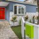 Chic Venice Beach Bungalow Steps from the Canals & Beach, Los Angeles - Foto 1