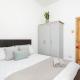 Calder Canal by Alt-Stay - Peaceful 3 Bed Canal Side Cottage Contractor and Relocation Accommodation Wakefield with Stunning Views, Parking, Kitchen, Laundry, Smart TV and Wi Fi - Weekly and Monthly Rates, Wakefield (foto 6)