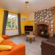 Calder Canal by Alt-Stay - Peaceful 3 Bed Canal Side Cottage Contractor and Relocation Accommodation Wakefield with Stunning Views, Parking, Kitchen, Laundry, Smart TV and Wi Fi - Weekly and Monthly Rates, Wakefield