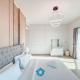 LikeHome - Elegant 3BR Apt, Burj View Downtown, Dubai - Photo 10