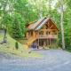 Rock n Rhapsody - Blue Ridge Log Cabin - Minutes to West Jefferson - Fireplace - Foosball, West Jefferson