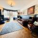 4 Bedroom House - Hot Tub - BBQ - Beach - Garden - Cinema - Parking Southbourne - Foto 7