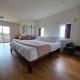 Hunts Point Rustic Coastal Retreat with King Bed, Summerville Centre - Photo 3