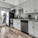 Loft-Style 1-Bedroom Apartment with Balcony & Private Parking in Hollywood, Los Angeles - Foto 2