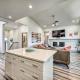 Upscale 5BR Home on Lake Travis with HotTub & Lake Views, Point Venture (Foto 9)