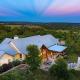 Luxury Ranch w/Pool-Hot tub-Near Fred!, Hilltop - Fotografie 1