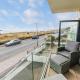 Rise and Shine - With a Balcony On the Seafront, Christchurch - Fotografie 2