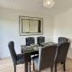 4 Bedroom spacious home with parking sleeps 9, Horsell (foto 3)
