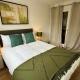 4 Bedroom spacious home with parking sleeps 9, Horsell (foto 8)