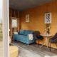 Tiny holiday home for 2 with picnic table