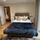 3-Bed Central Apartment - Sleeps 8 & Free Parking, Londýn - Fotografie 6
