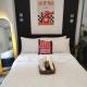 Azure Staycation with Pool View, Wifi and Netflix, Manila - Foto 7
