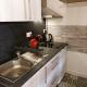 COLOMBUS Grand studio, Coin nuit, Terrasse, Wifi, TV, Tours (Foto 8)