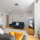 Beachside House with Garage and Outdoor Space, Brighton (zdjęcie 8)