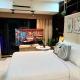 Incredible Makati Studio Unit w Stunning view & 65 TV, Манила - Фото 1